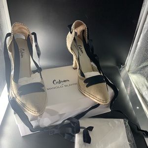 MANOLO BLAHNIK CASTANER Tan ESPADRILLE PUMP
